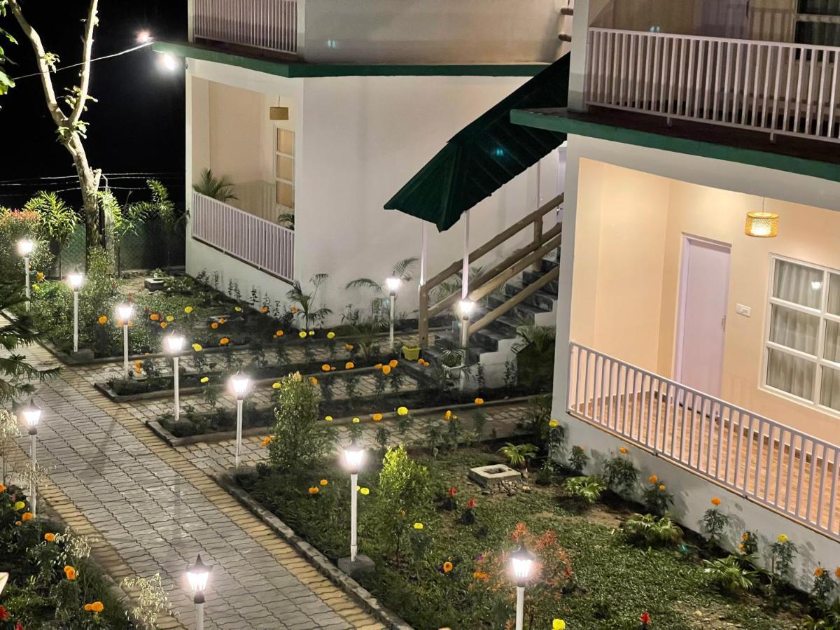 Jaldapara Forest Tourist Lodge Jftl Madari Hat Екстер'єр фото