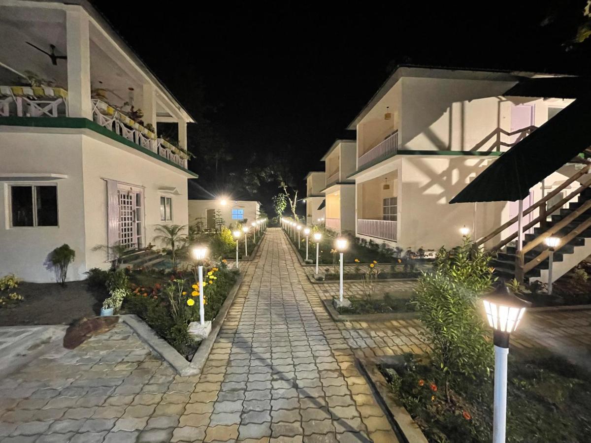 Jaldapara Forest Tourist Lodge Jftl Madari Hat Екстер'єр фото