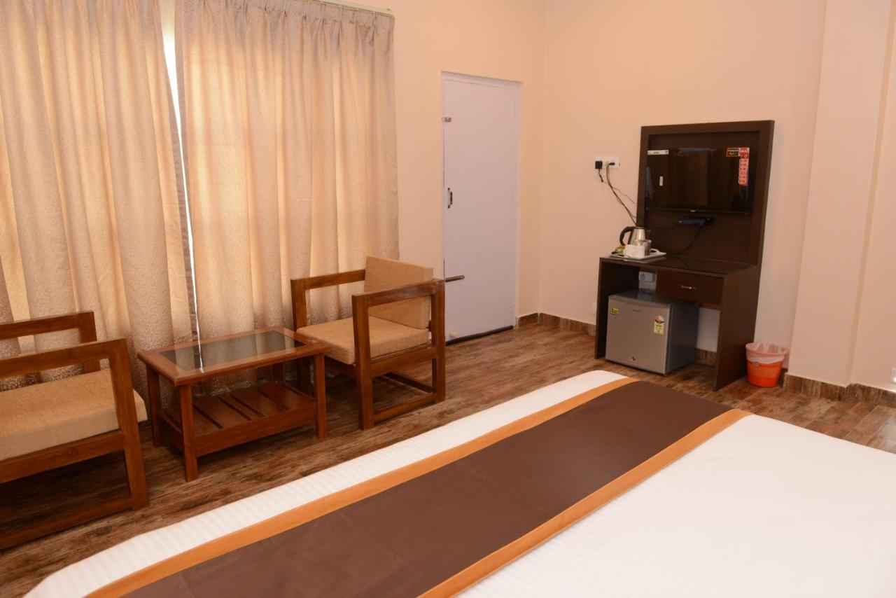 Jaldapara Forest Tourist Lodge Jftl Madari Hat Екстер'єр фото